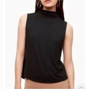EUC aritzia Babaton mockneck top
Size small